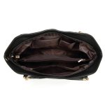 sophistication avec un sac doré
